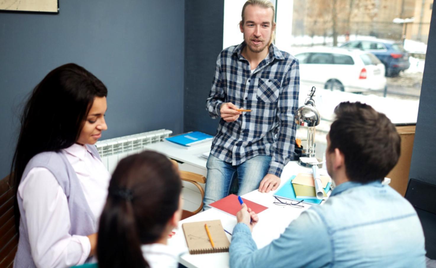 Team lumarivexen al lavoro su analisi finanziarie